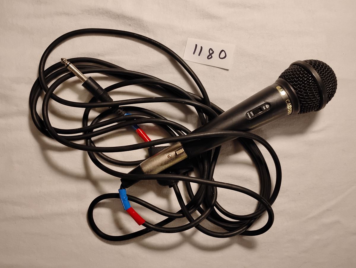 Item 1180 — CAD 585 - MICROPHONE WITH CABLE, picture 1 of 2