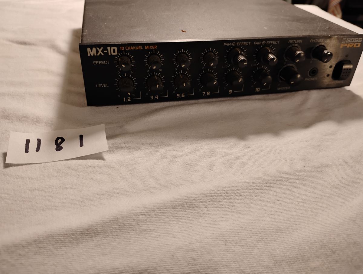 Item 1181 — BOSS PRO MX-10 - TEN-CHANNEL MIXER, picture 1 of 2