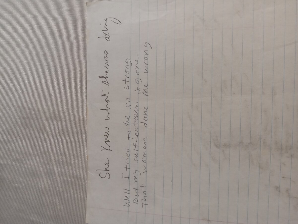 Item 918 — She knew what she was doing, picture 2 of 2
