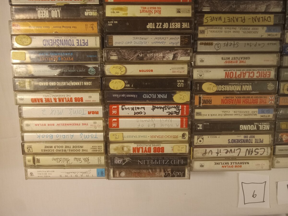 Item 1659 — Cassette wall/table collection, picture 2 of 14