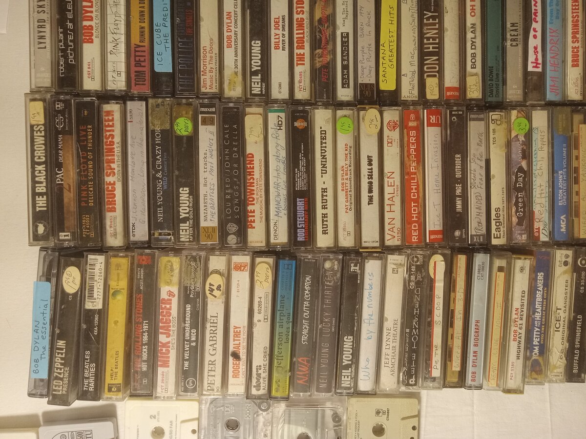 Item 1659 — Cassette wall/table collection, picture 6 of 14