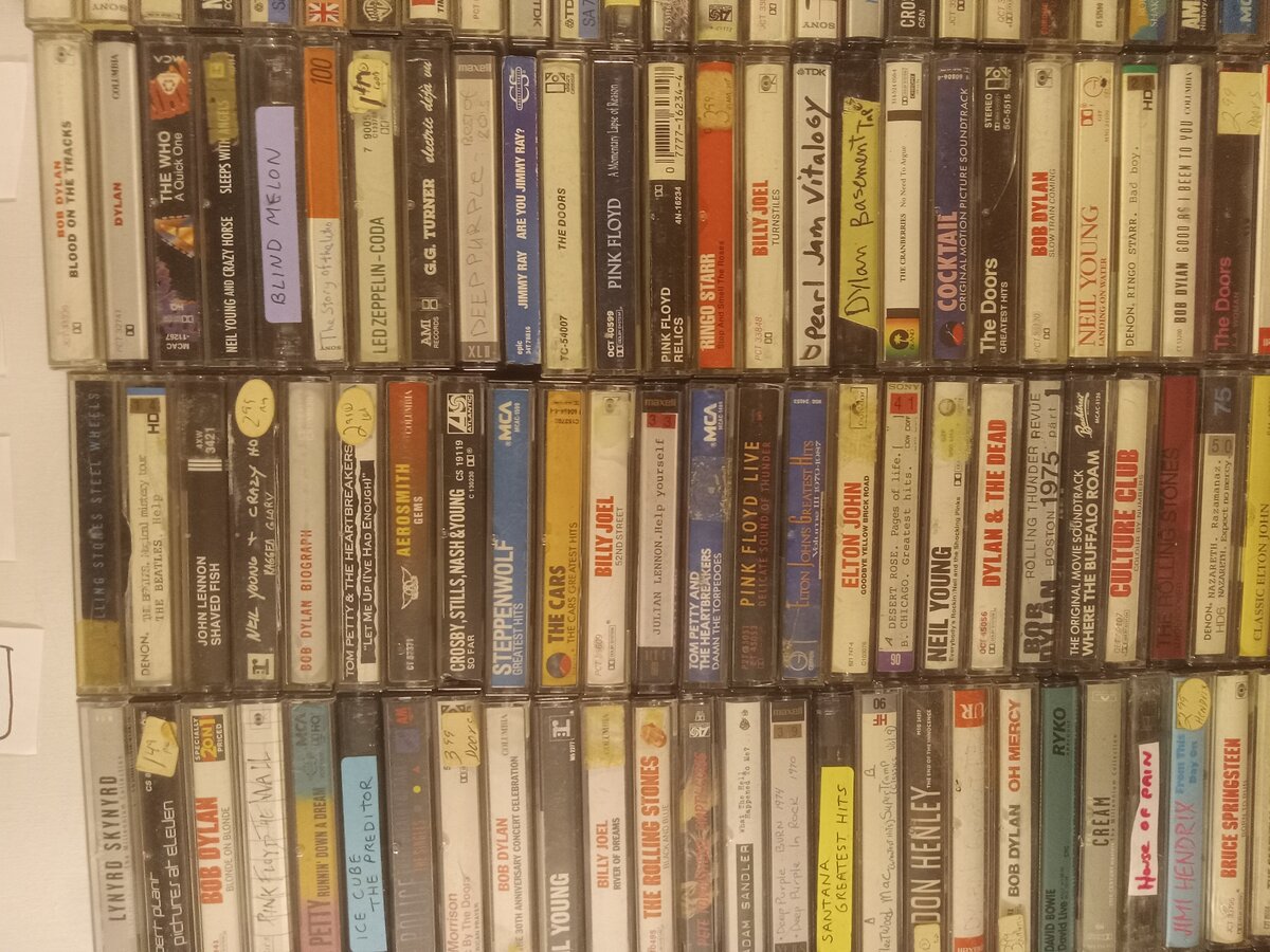 Item 1659 — Cassette wall/table collection, picture 7 of 14