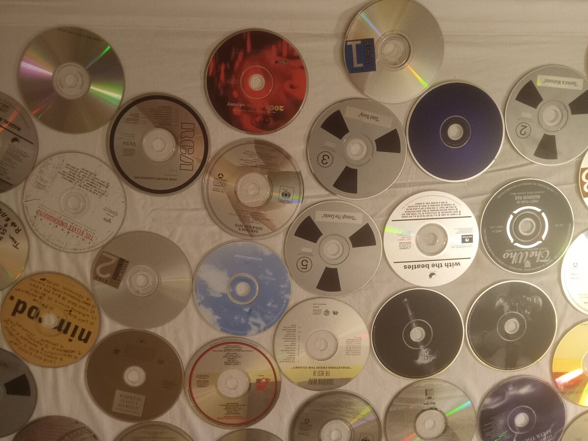 Item 1586 — CD + CD-R COLLECTION, picture 4 of 20