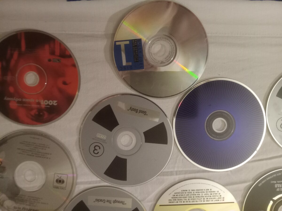 Item 1586 — CD + CD-R COLLECTION, picture 8 of 20