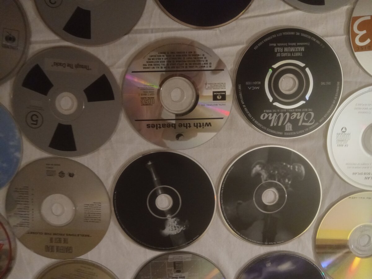 Item 1586 — CD + CD-R COLLECTION, picture 13 of 20