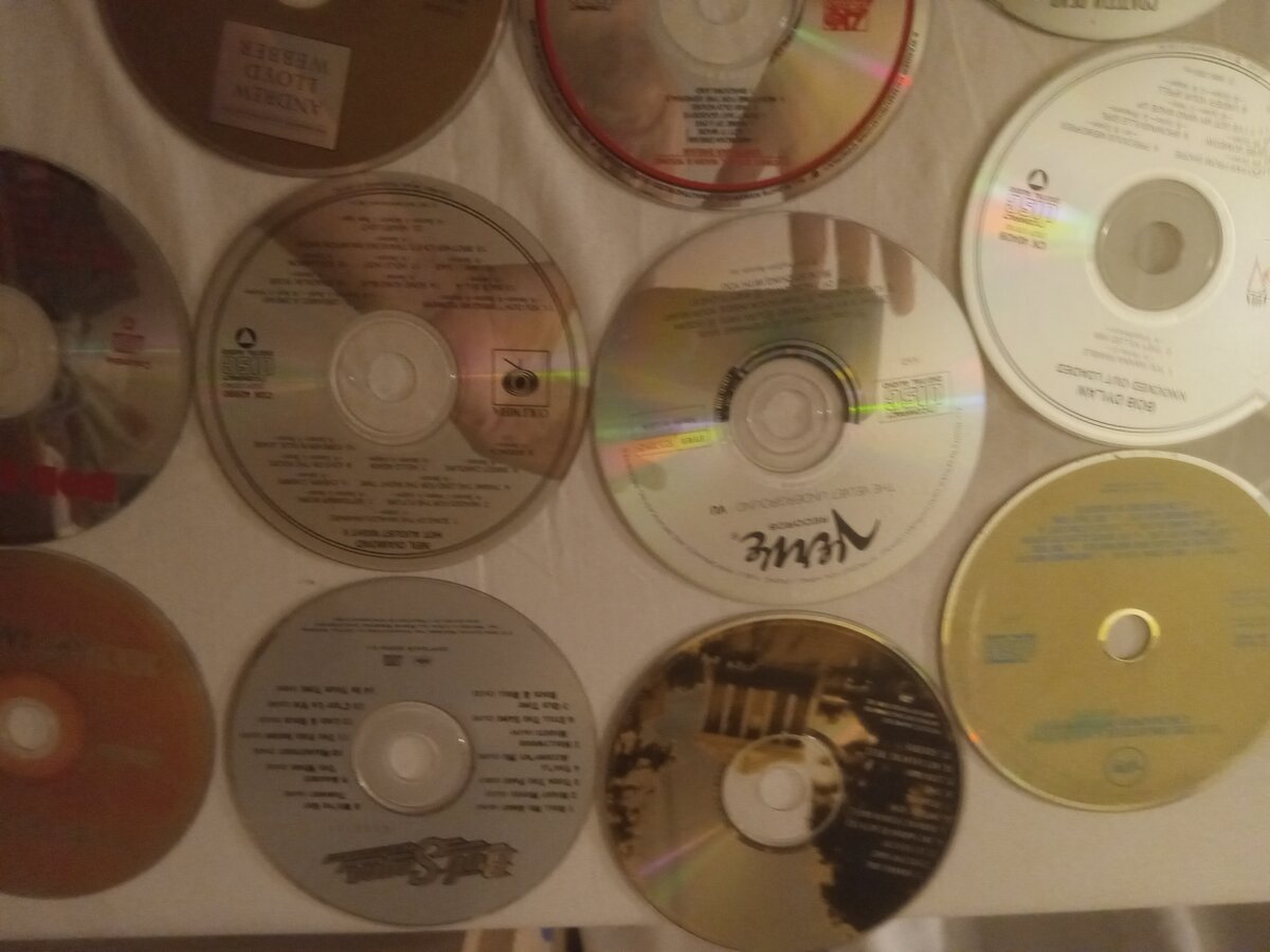 Item 1586 — CD + CD-R COLLECTION, picture 17 of 20