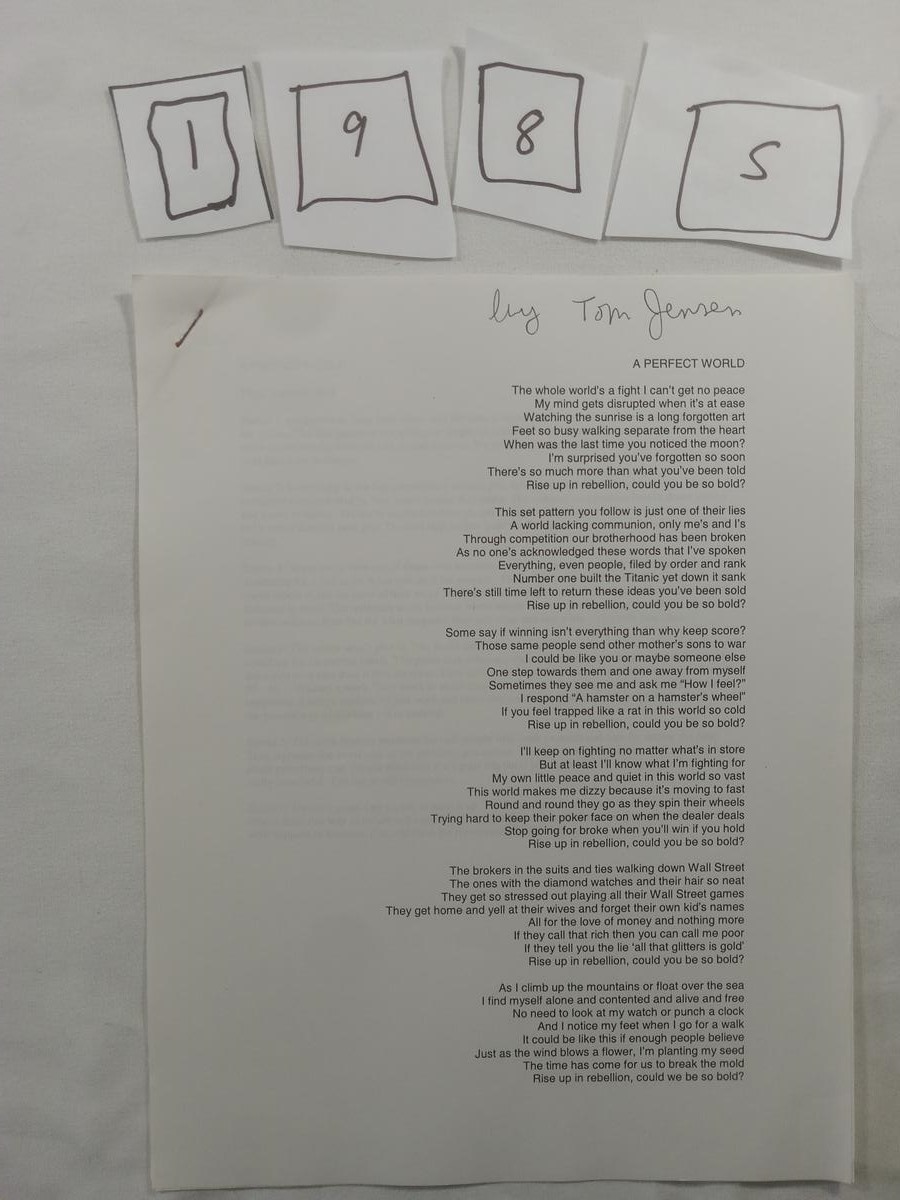 Item 1985 — A PERFECT WORLD, picture 1 of 2